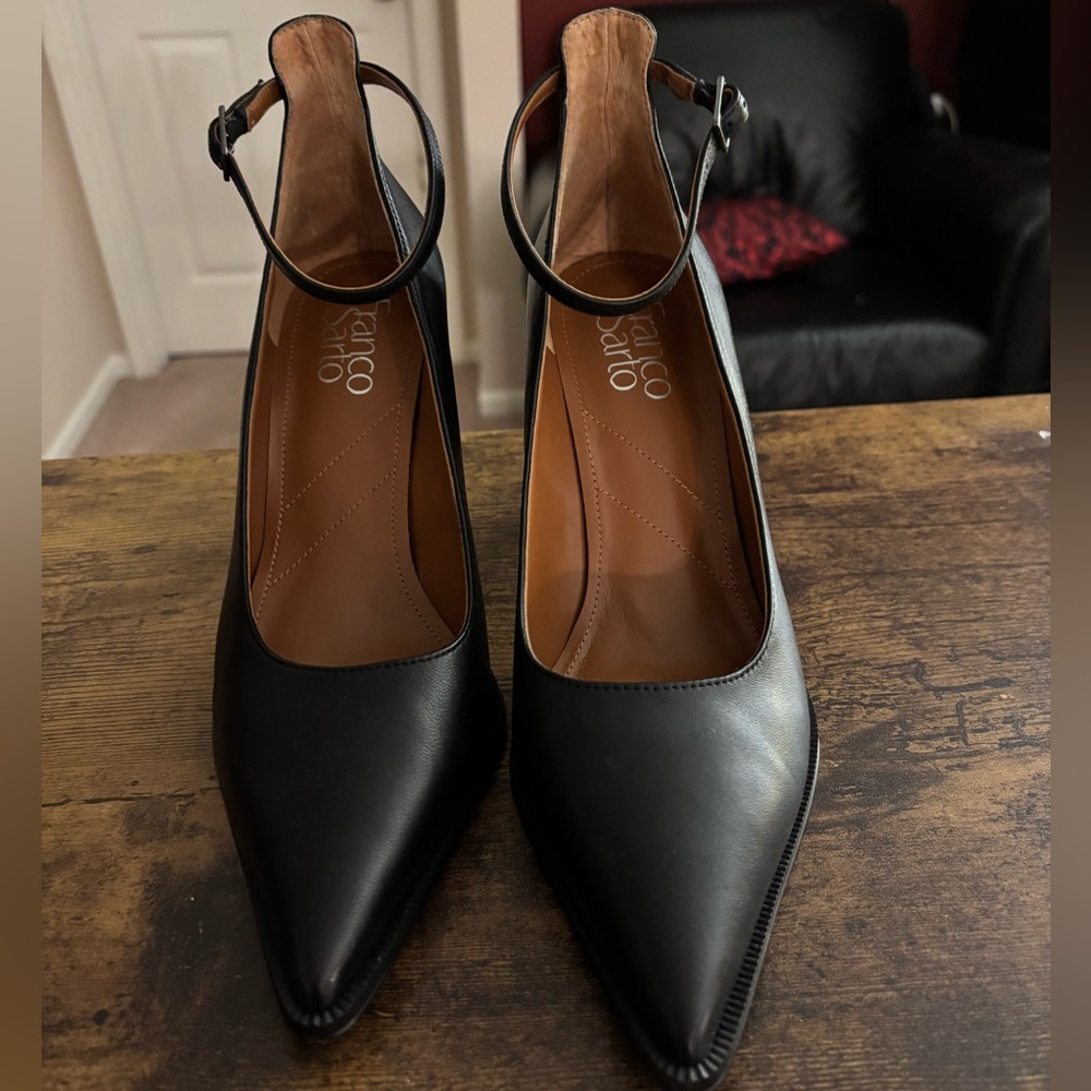New Franco Sarto Black leather Pointed Toe Heels size 8.5